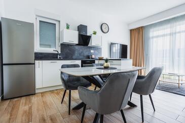 Leiligheter med parkering Podstrana, Split - 26028