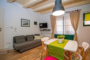 One bedroom apartment Rovinj (A-26029-b)