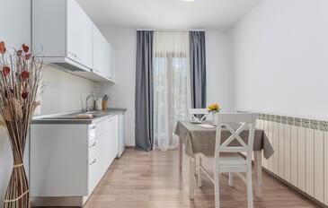 Appartamenti e camere con parcheggio Rovigno - Rovinj - 26035