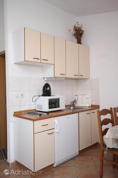 Apartments by the sea Promajna, Makarska - 2605