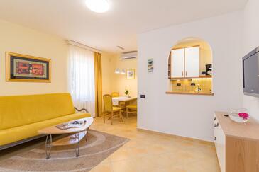 Seaside apartments with a swimming pool Medulin - 26051