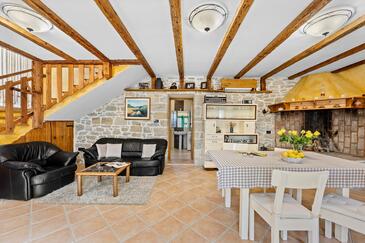 Family friendly house with a swimming pool Krbune (Central Istria - Središnja Istra) - 26052