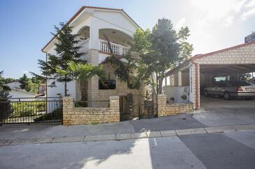 Apartments with parking space Pula - 26057 Adriatic.hr