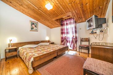 Apartments and rooms by the sea Pomer, Medulin - 26060