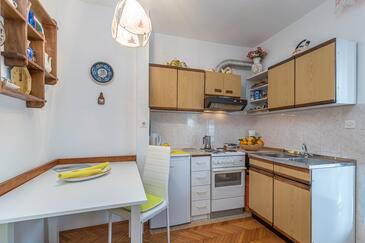 Apartamentos con parking Lovran, Opatija - 26071
