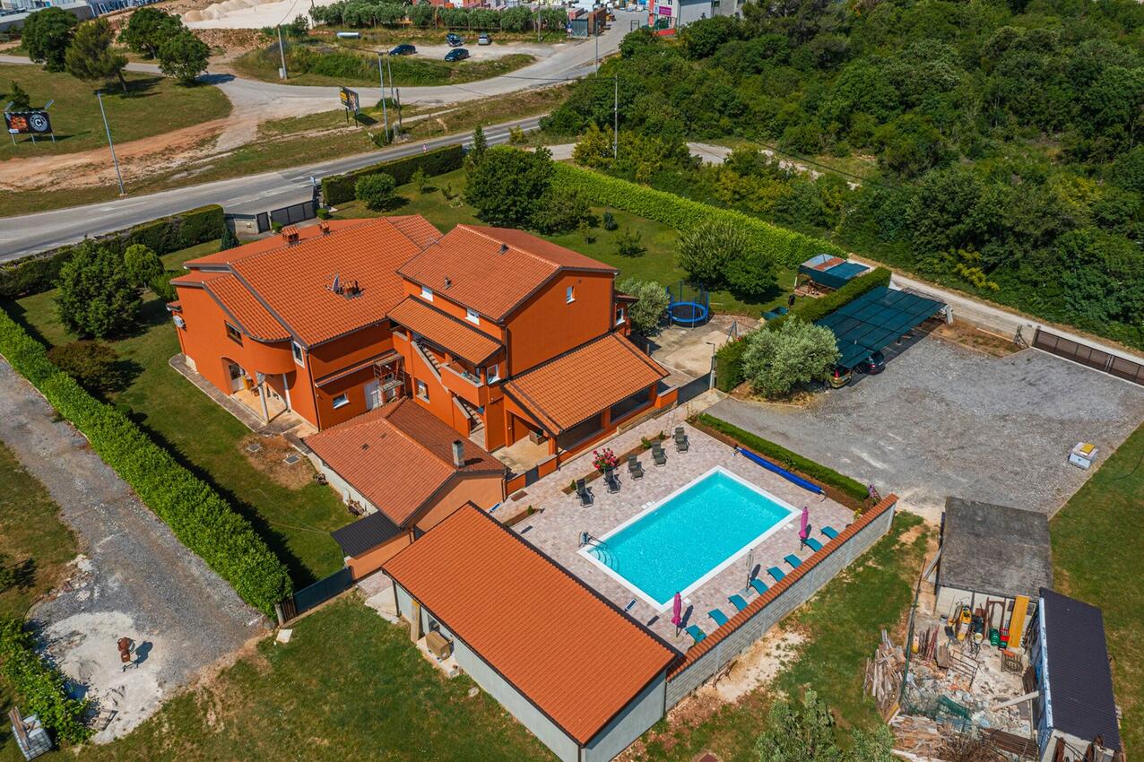 Apartamente cu piscină Pula - 26073