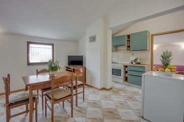 Leiligheter med parkering Rovinj - 26075