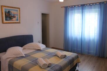 Apartments by the sea Baška Voda, Makarska - 2608