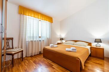 Apartmanok családok részére medencével Krnica, Marcana - 26081