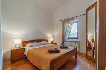 Apartmanok családok részére medencével Krnica, Marcana - 26081