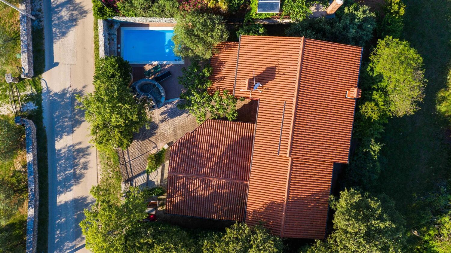 Apartmanok családok részére medencével Krnica, Marcana - 26081