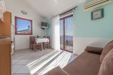 Leiligheter med parkering Zecevo, Rogoznica - 26083
