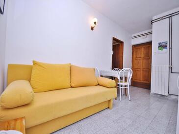 Apartmaji z bazenom za družine z otroci Rovinj - 26094