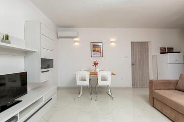 Apartamentos con piscina adecuados para familias con niños Pula - 26096