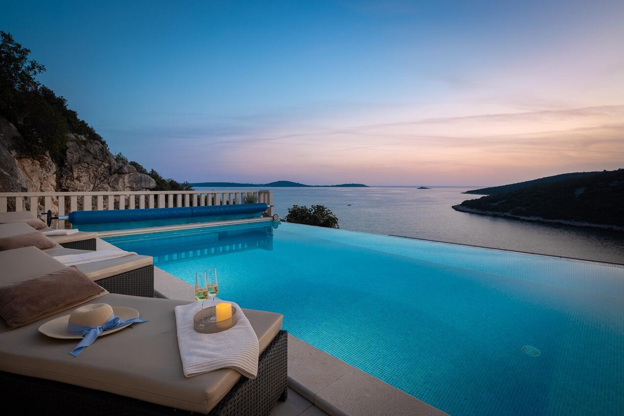 Luxusvilla am Meer mit Pool Vinisce, Trogir - 26105