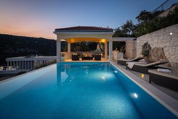Casa di tre stanze Vinisce, Traù - Trogir (K-26105)