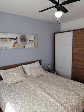 Lejlighedens parkeringsplads Razanj, Rogoznica - 26130