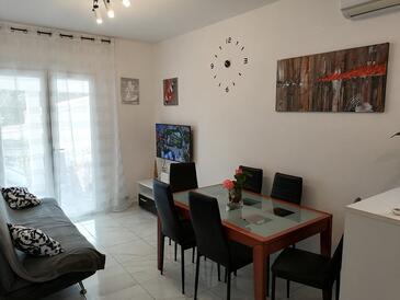 Lejlighedens parkeringsplads Razanj, Rogoznica - 26130