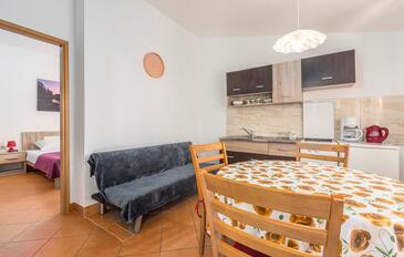 Leiligheter med parkering Peroj, Fazana - 26134