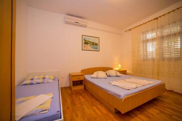 Családi apartmanok a tenger mellett Lokva Rogoznica, Omis - 26136