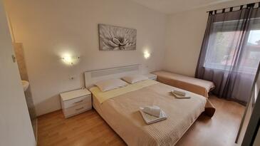 Apartmaji s parkingom Rab - 26142