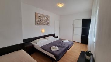 Apartmaji s parkingom Rab - 26142
