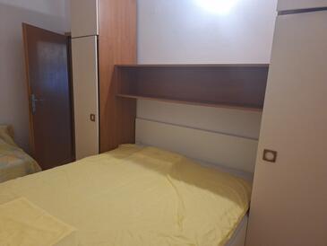 Apartments by the sea Podgora, Makarska - 2615