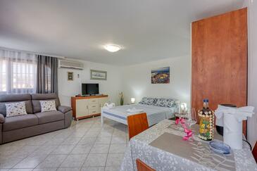Apartmaji in sobe s parkingom Barbariga, Fažana - 26167