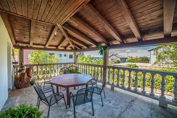 Apartments with parking space Novi Vinodolski - 26168