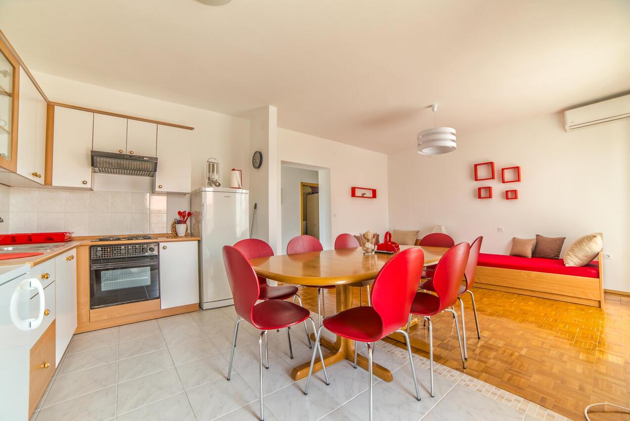 Trosobni apartman Novi Vinodolski (A-26168-a)