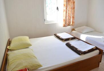 Apartments by the sea Podaca, Makarska - 2617