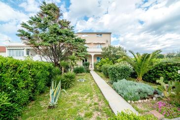 Ferienwohnungen mit Parkplatz Barbat, Rab - 26172