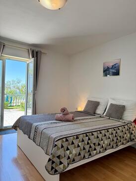 Apartmány a pokoje s parkovištěm Senj - 26174