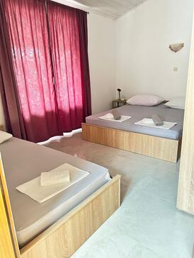 Apartments by the sea Podaca, Makarska - 2618