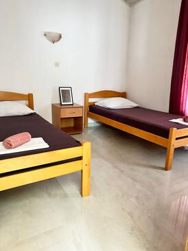 Apartments by the sea Podaca, Makarska - 2618