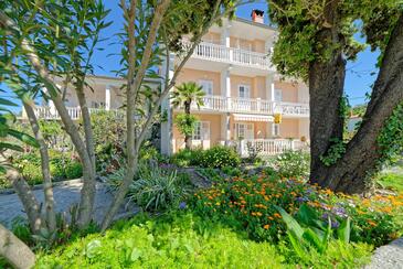 Rom med privat parkering Palit, Rab - 26184 Adriatic.hr