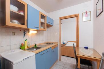 Apartamentos junto al mar Vinisce, Trogir - 26190