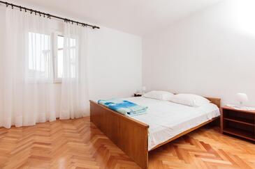 Apartamentos junto al mar Vinisce, Trogir - 26190