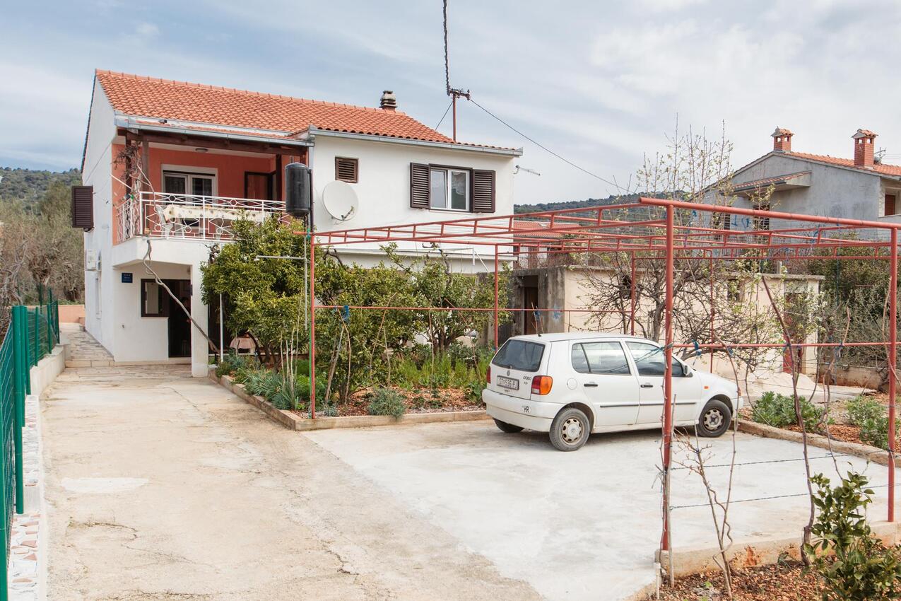 Apartamentos junto al mar Vinisce, Trogir - 26190