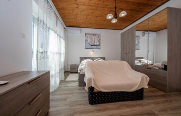 Family friendly house with a parking space Rab - 26206