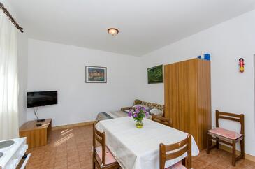 Apartamentos con parking Postira, Brac - 26213