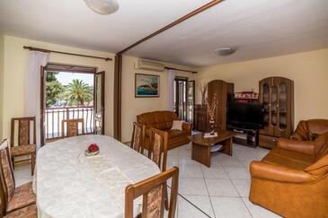 One bedroom apartment Splitska, Brač (A-26223-a(