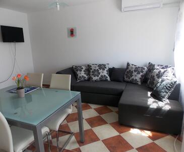 Appartementen met parkeerplaats Vir - 26232