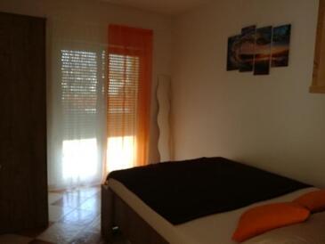 Apartments with parking space Vir - 26232