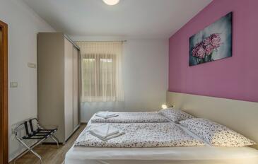 Family friendly house with a swimming pool Kanfanar, Central Istria - Središnja Istra - 26253