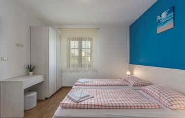 Family friendly house with a swimming pool Kanfanar, Central Istria - Središnja Istra - 26253