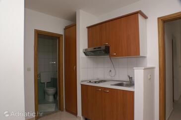 Apartments with parking space Bratuš, Makarska - 2627