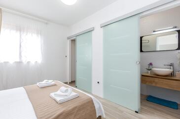 Počitniška hiša z bazenom Posedarje, Novigrad - 26285