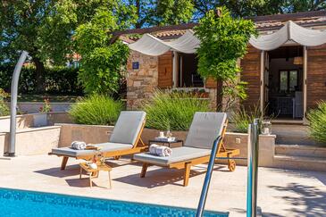 Holiday house with a swimming pool Pula - 26298 Adriatic.hr