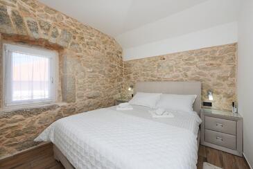 Holiday house with a swimming pool Lovinac, Novigrad - 26307